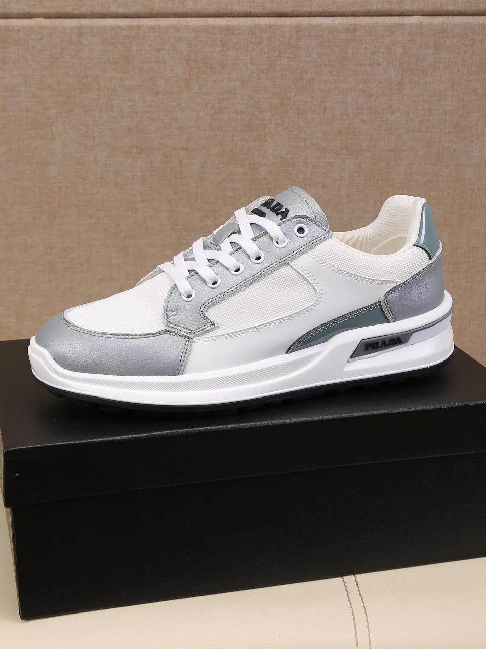 Batch 440 🕷️🕷️【PRADA】Prada's new men's fashionable casual shoes🇨🇳original quality, high-end boutique💯exquisite details,🌶🌶original lightweight, wear-resistant and non-slip original outsole, comfortable to wear🎋classic craftsmanship, fine workmanship, worth owning Code number: 38-44 Large quantities in stock